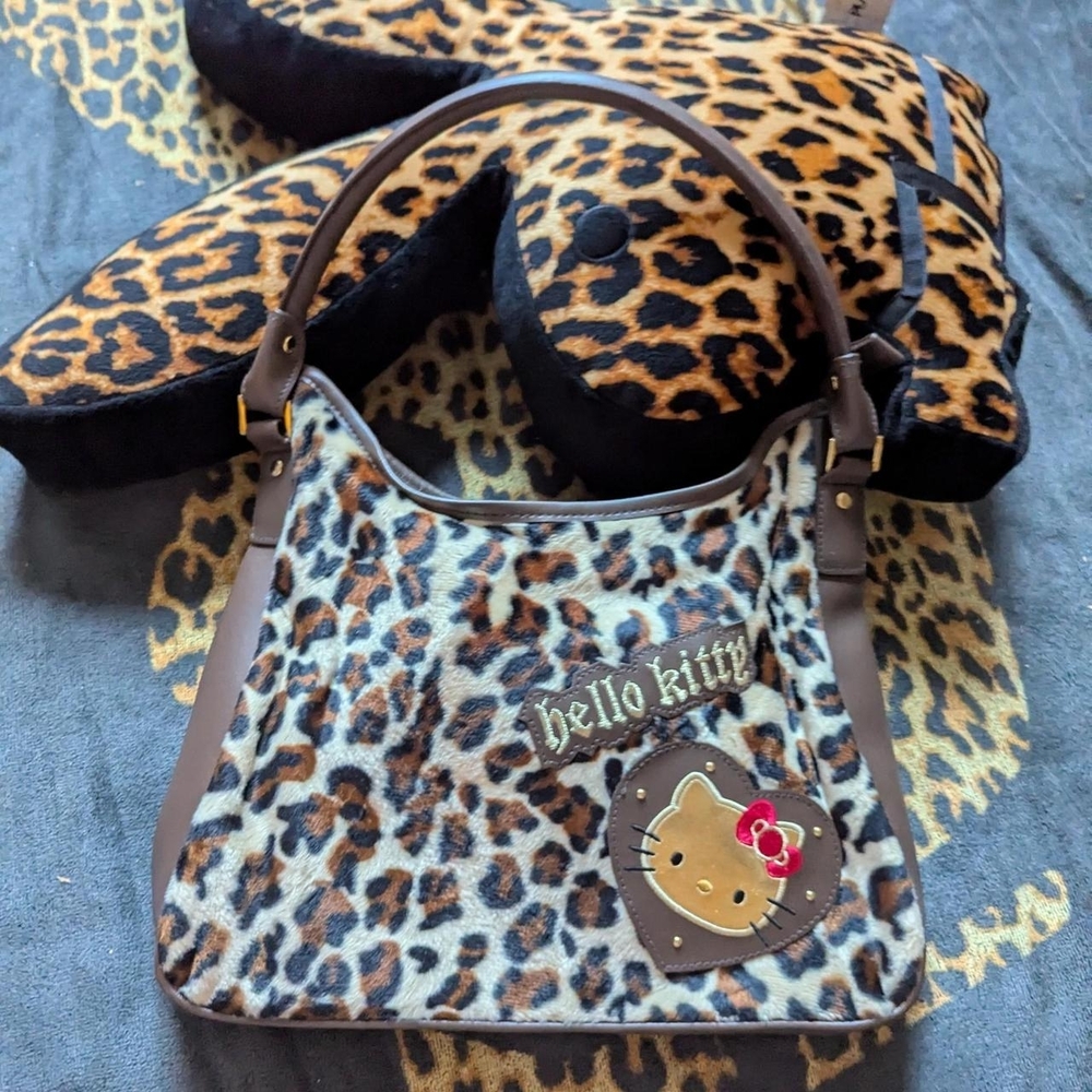 Hello Kitty Leopard Print Purse Bag